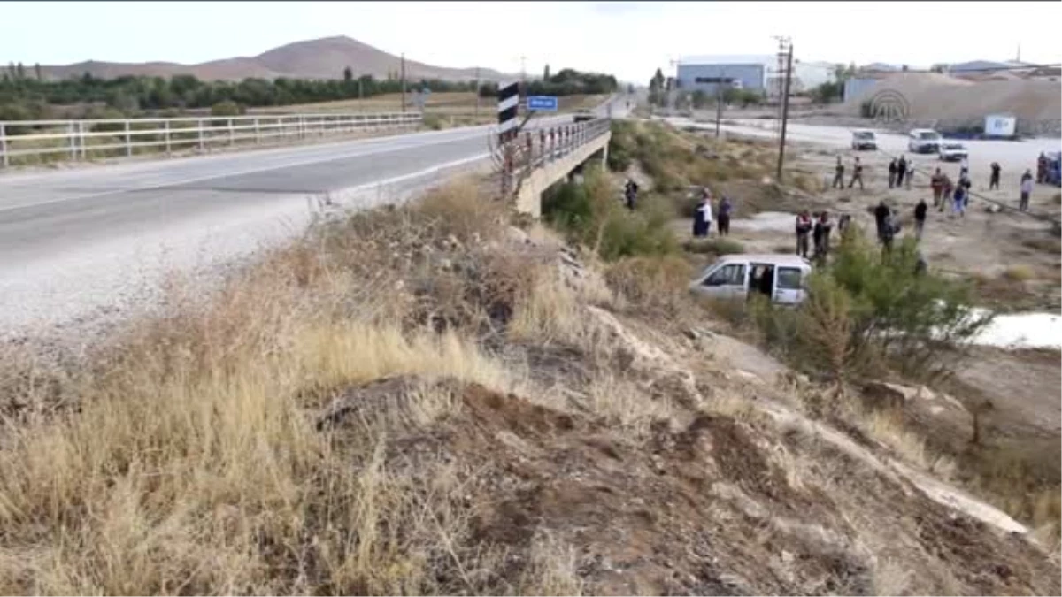 Hastane Yolunda Trafik Kazası: 2 Ölü, 1 Yaralı