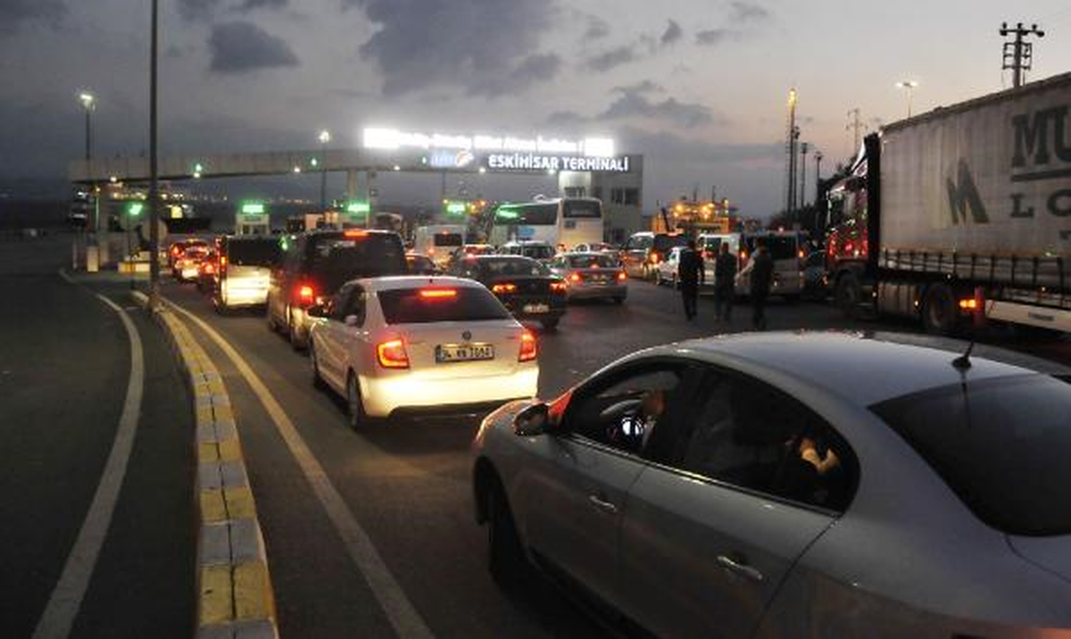 İstanbul\'da Bayram Trafiği Başladı