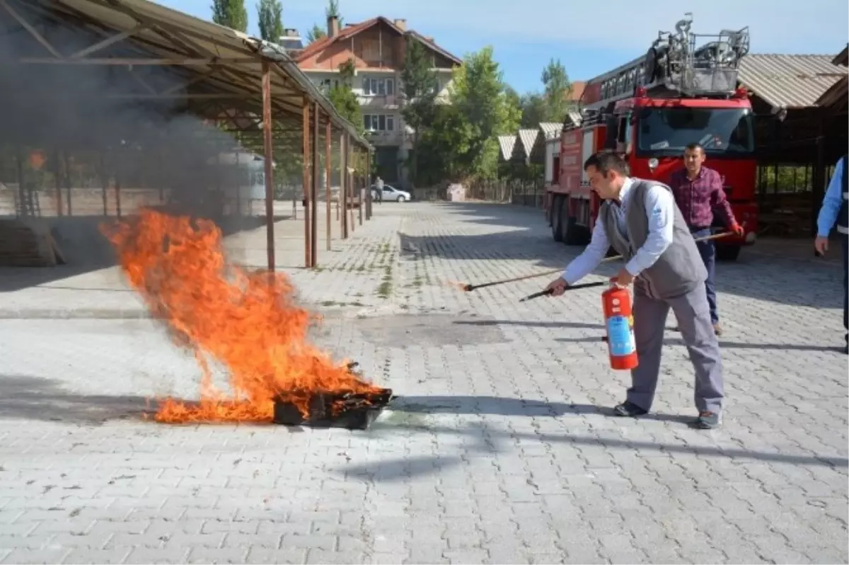 İtfaiyeden Telekom Personeline Yangın Eğitimi