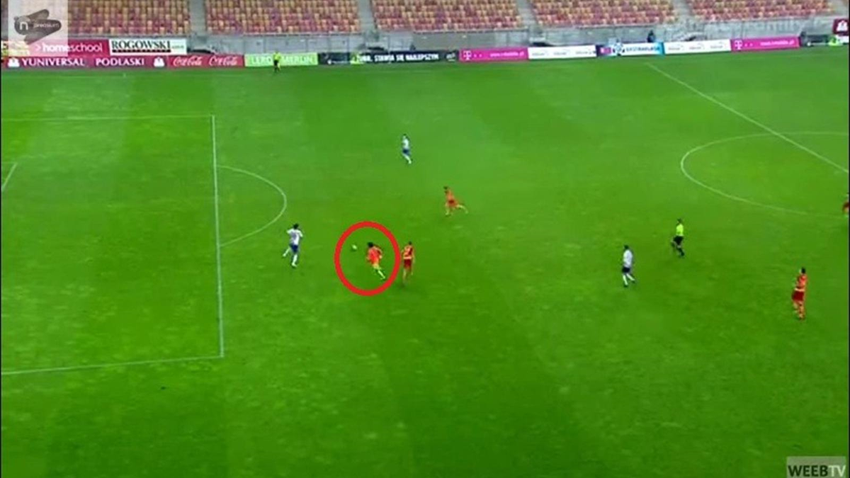 Kaleciden İnanılmaz Bir Asist!