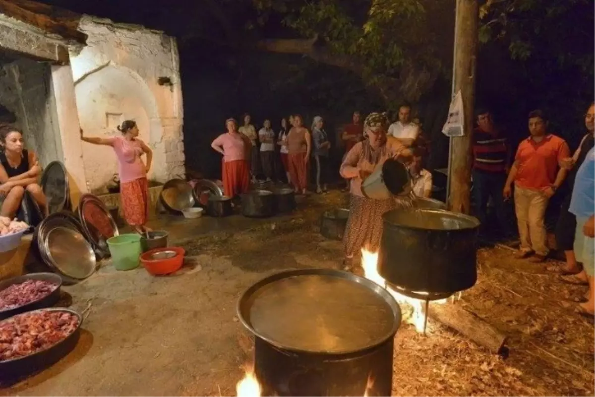 Karaburun\'un Geleneksel Arife Yemeği\'ne Unesco\'dan Ödül