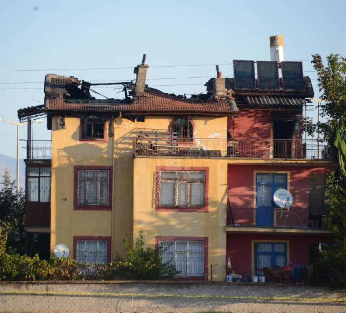 Karaman\'da Yangın Faciası: Anne ve 3 Çocuğu Öldü (2)