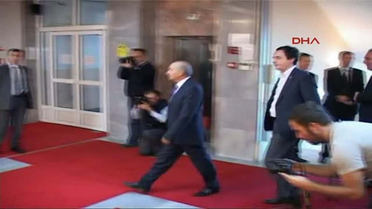 Kosova Meclisi Genel Kurul Salonunda Protesto-2
