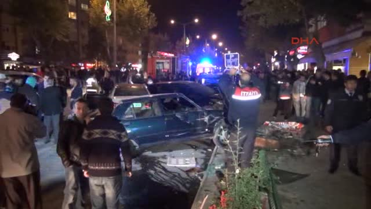 Kütahya Alkollü Sürücü 6 Otomobile Çarptı