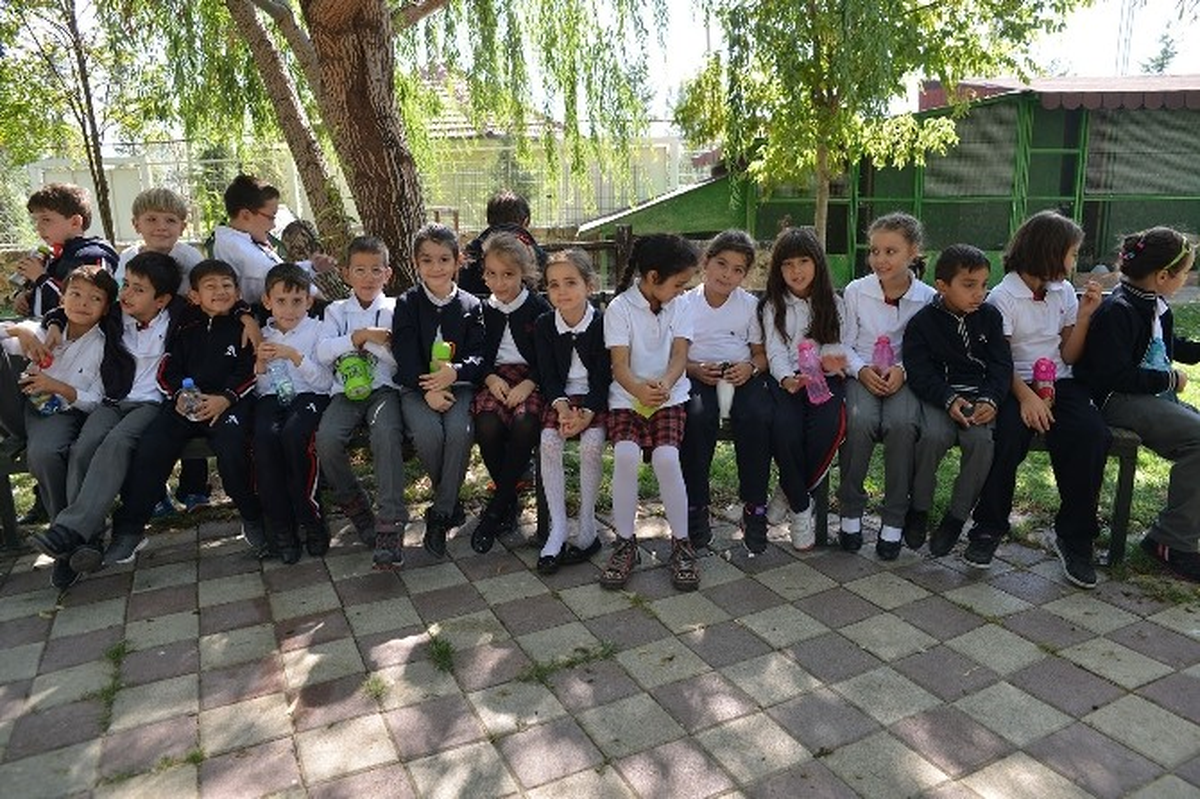 Minik Öğrencilerin Hayvan Sevgisi