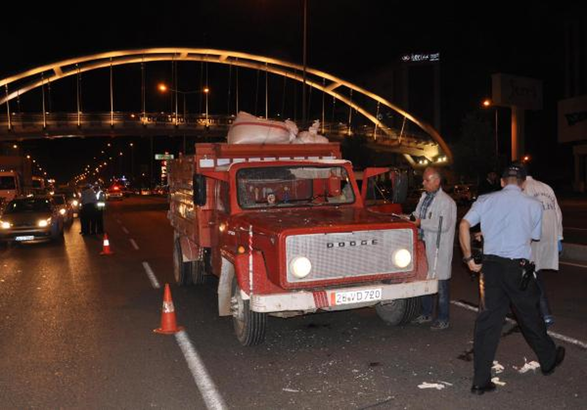 Genç Anne 'Oğluma İyi Bakın' Yazılı Not Bırakarak Üst Geçitten Atladı
