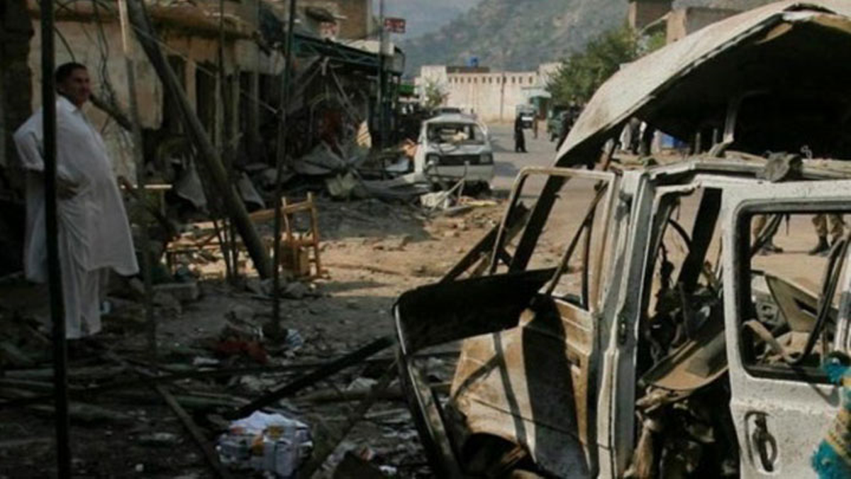 Pakistan\'da Bombalı Saldırı: 7 Ölü