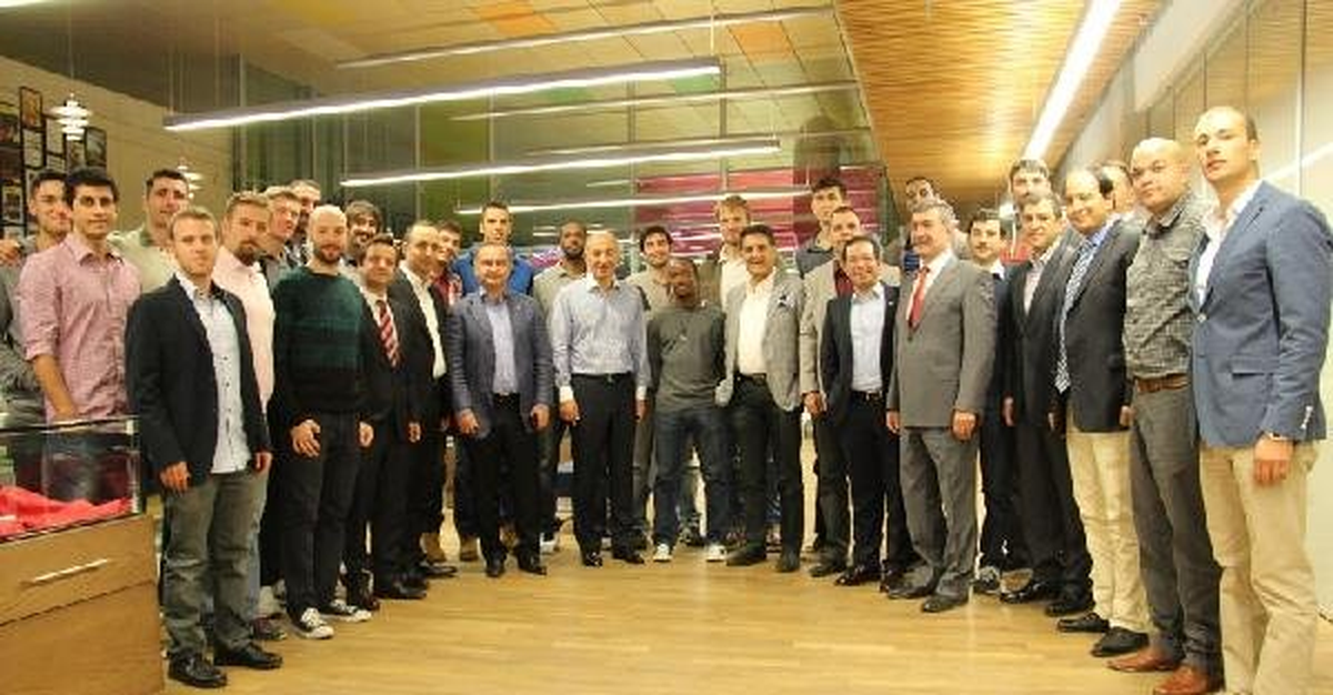 Rönesans TED Ankara Kolejliler\'de Moral Yemeği