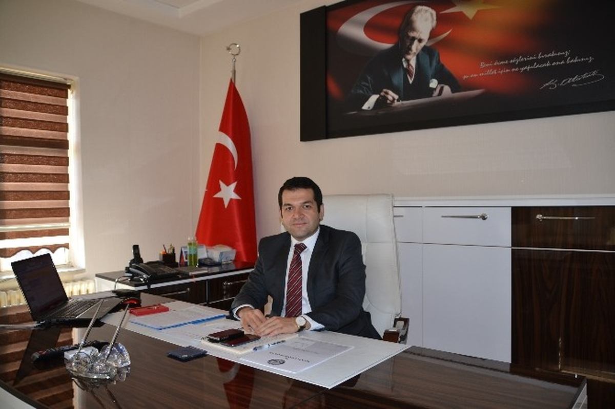 Şenkaya Kaymakamı Ahmet Özkan, Göreve Başladı