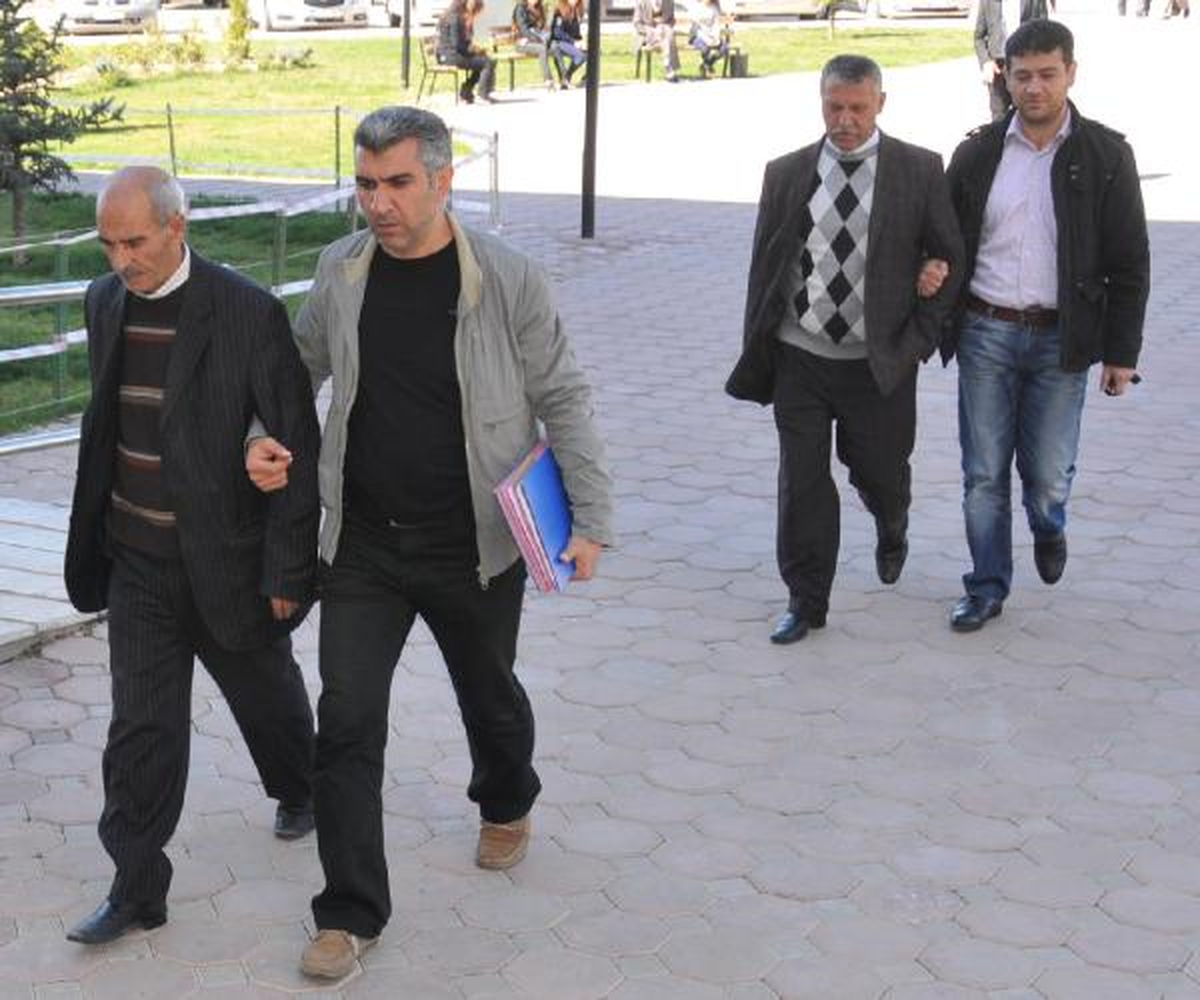 Sivas\'ta Hırsızlık Yapıp Çorum\'da Yakalandılar