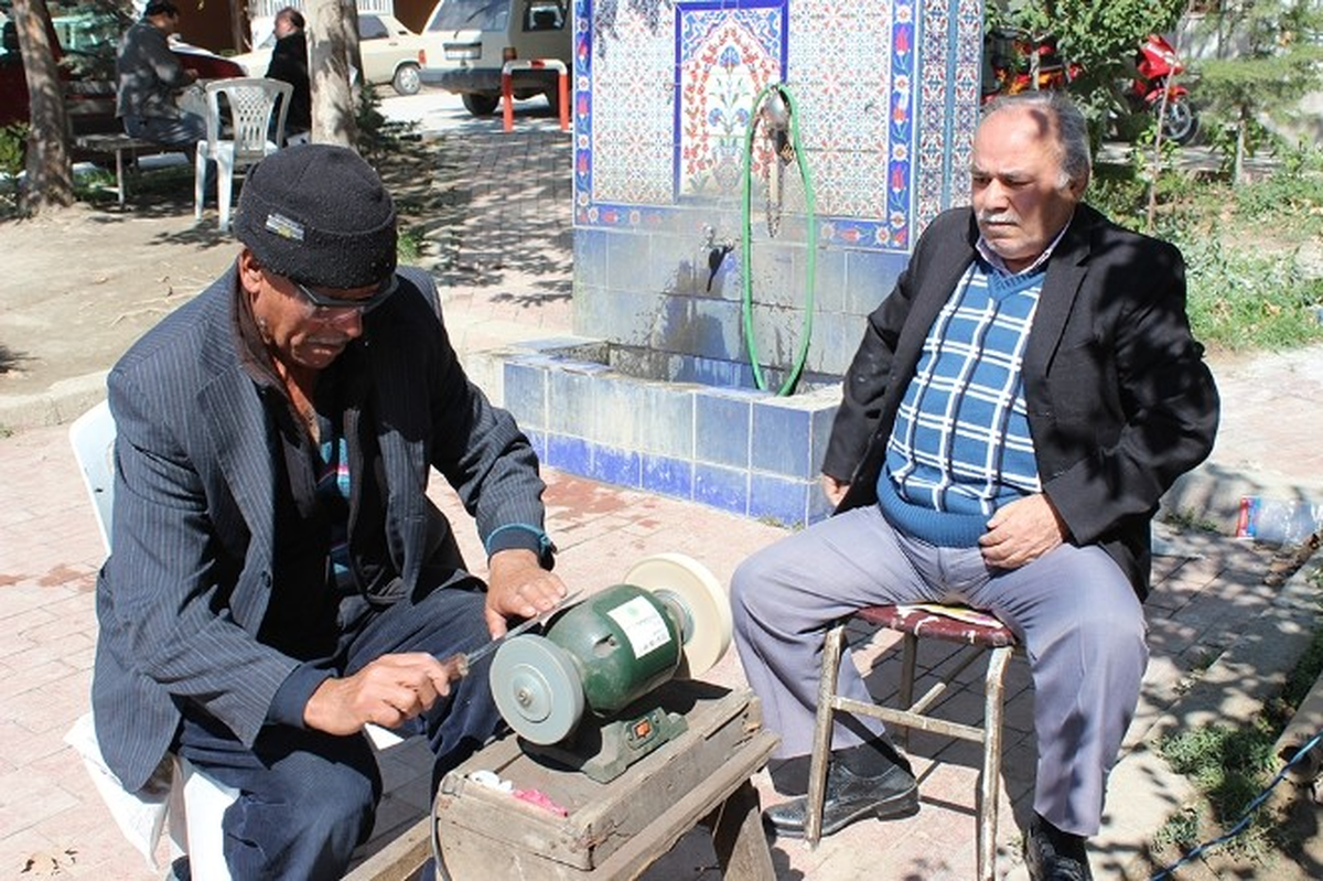 Tavşanlı\'da Bıçaklar Kurban\'a Bileniyor