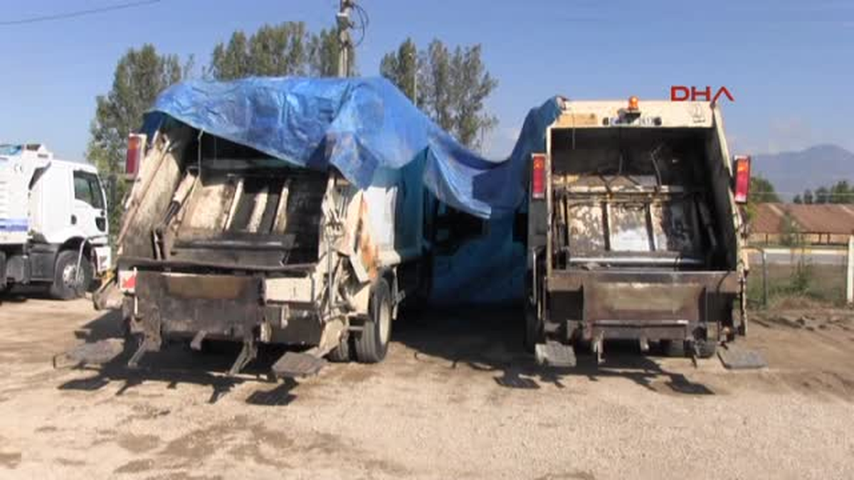 Tokat Erbaa\'da Belediyeye Ait 2 Çöp Kamyonu Yakıldı
