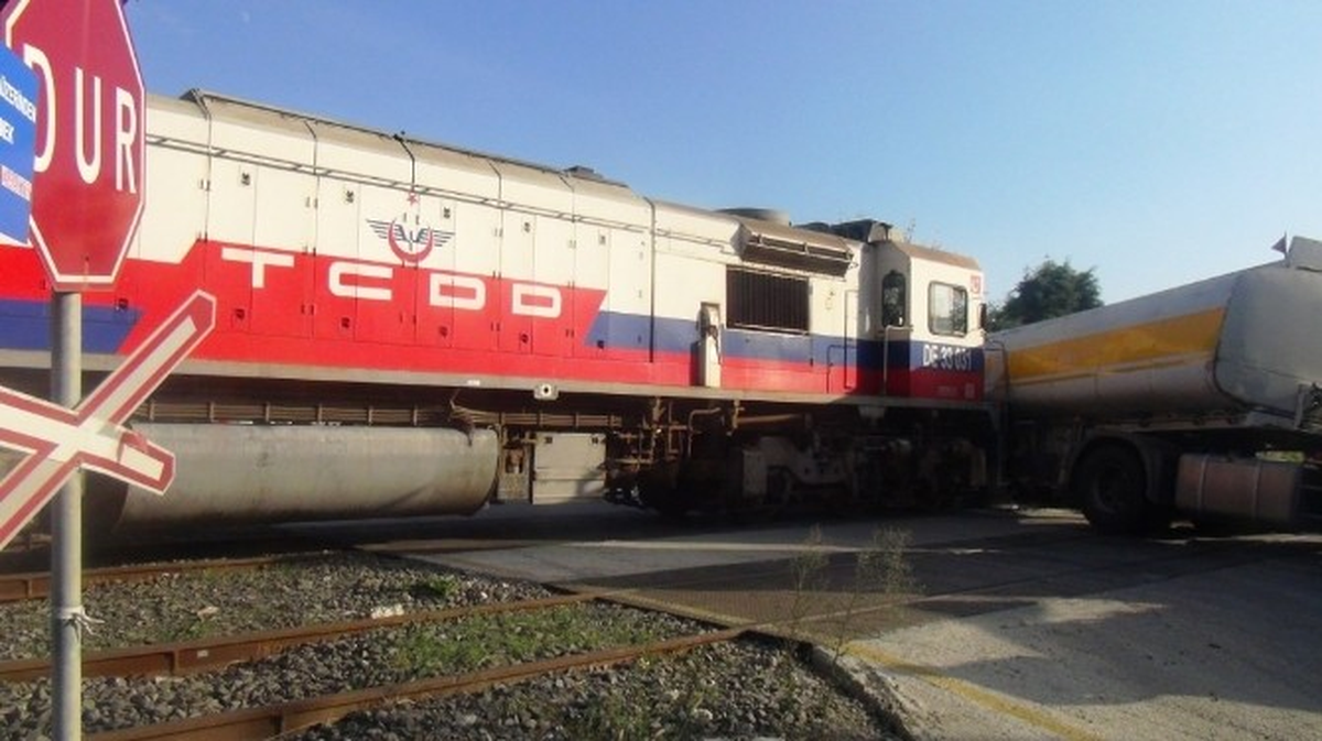 Tekirdağ\'da Tren, Tankere Çarptı
