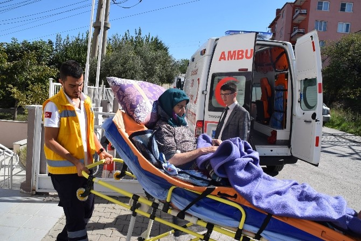 Yaşlı Kadına Belediye Şefkati