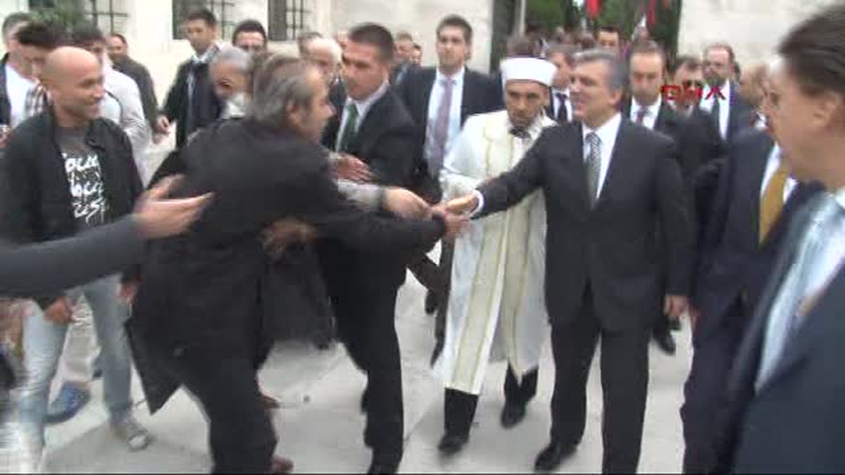 Abdullah Gül, Filistin ve Doğu Türkistan İçin İhh\'ya Kurban Bağışında Bulundu