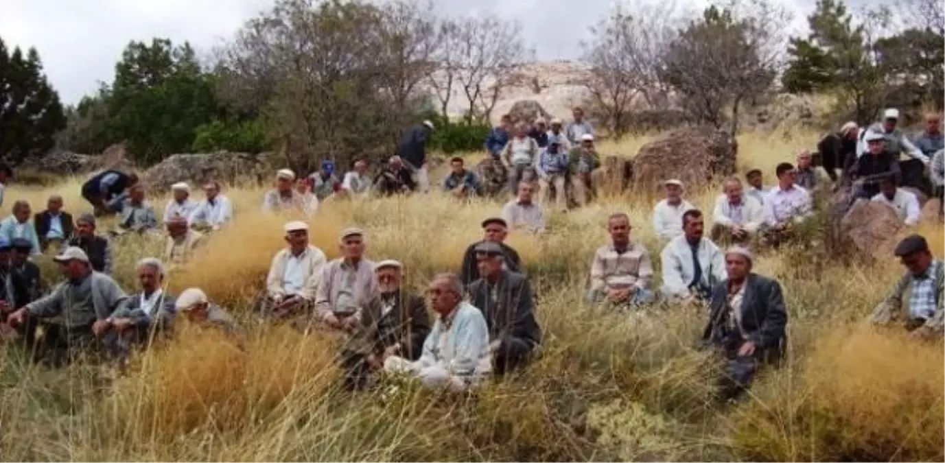 Asırlık "Toplu Mezarlık Ziyareti" Geleneği