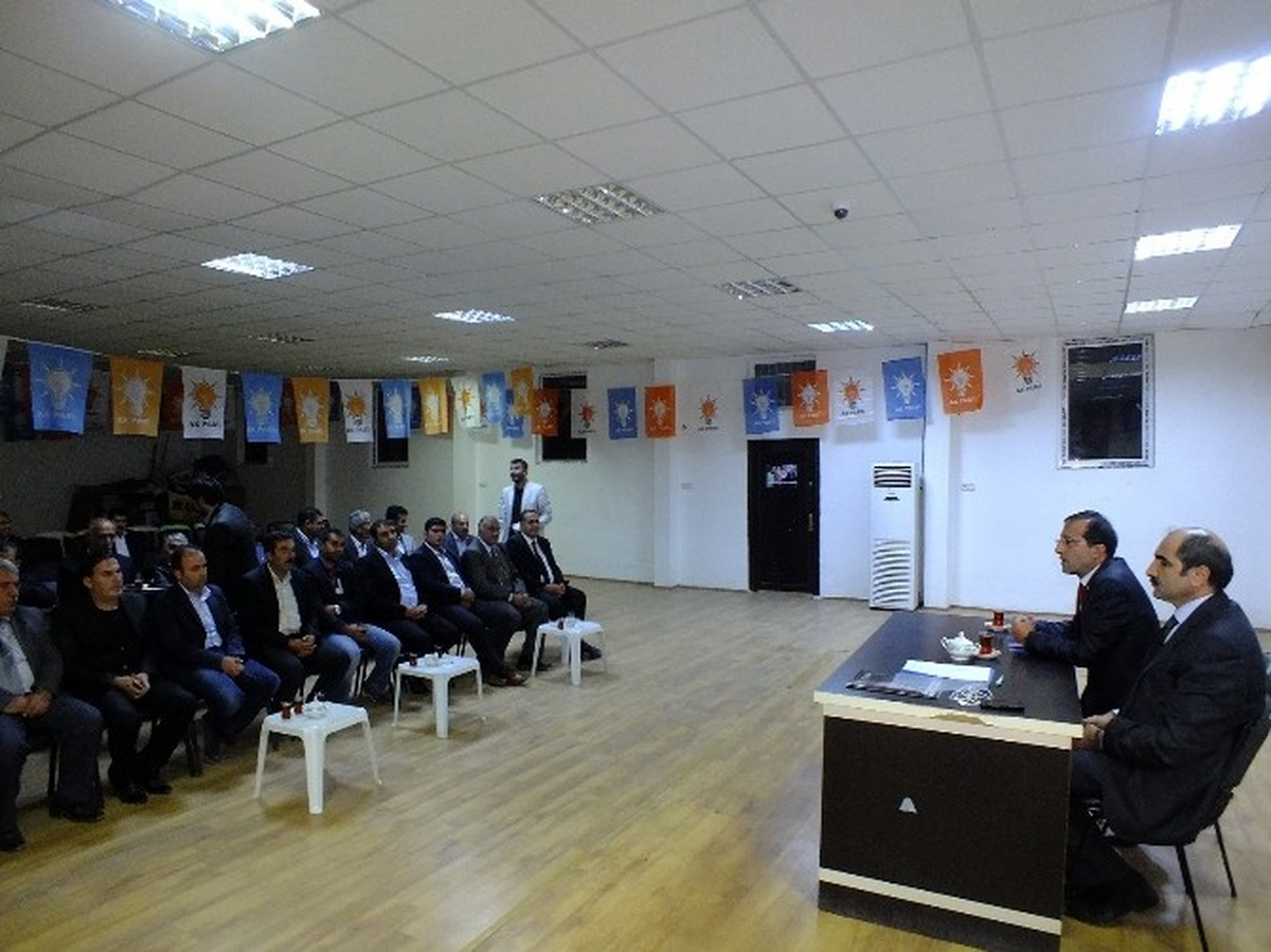 Başkan Soğanda\'dan Bahçesaray, Çatak ve Edremit\'e Gece Çıkarması