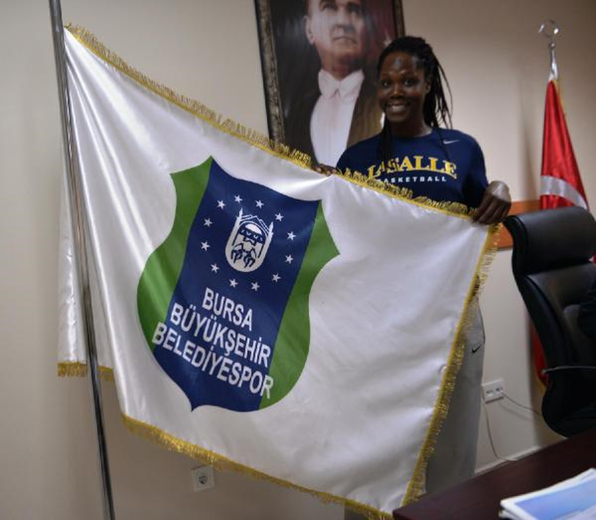 Bursa Büyükşehir Belediyespor Leeza\'yı Aldı