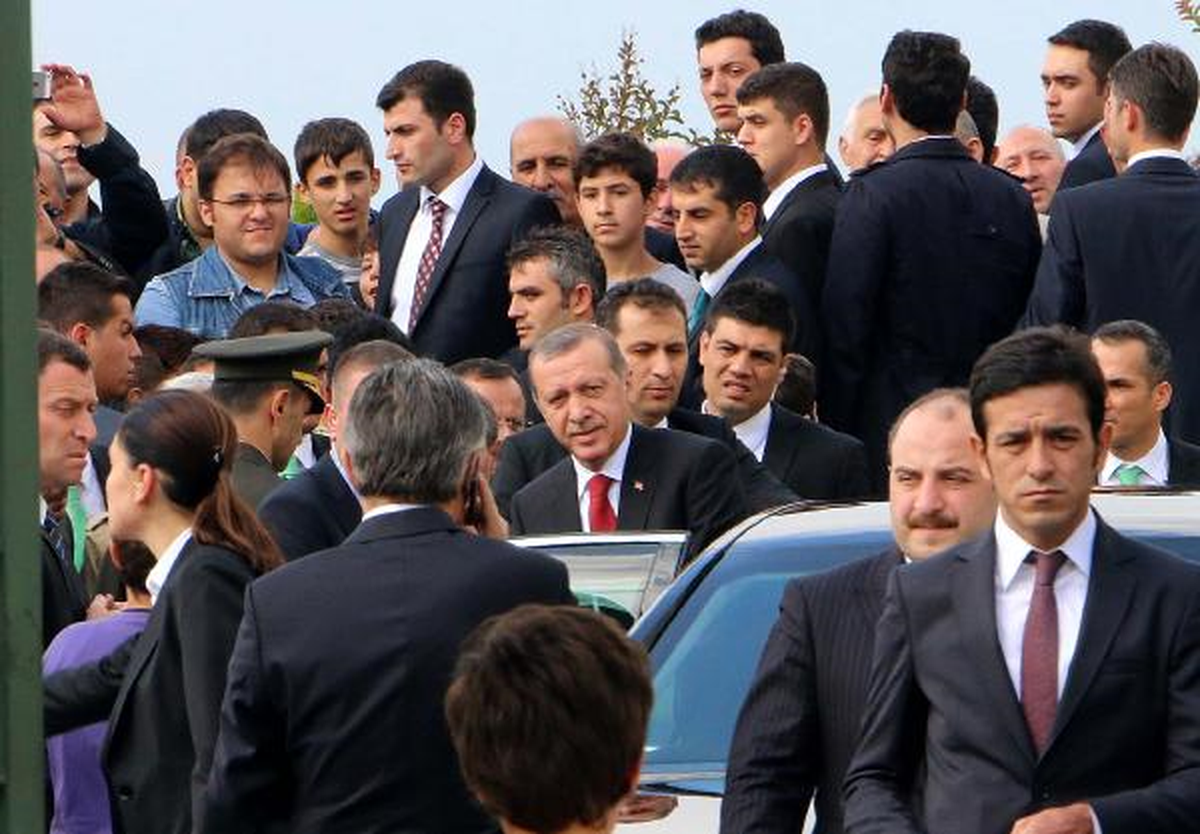 Cumhurbaşkanı Erdoğan Cuma Namazını Üsküdar\'da Kıldı