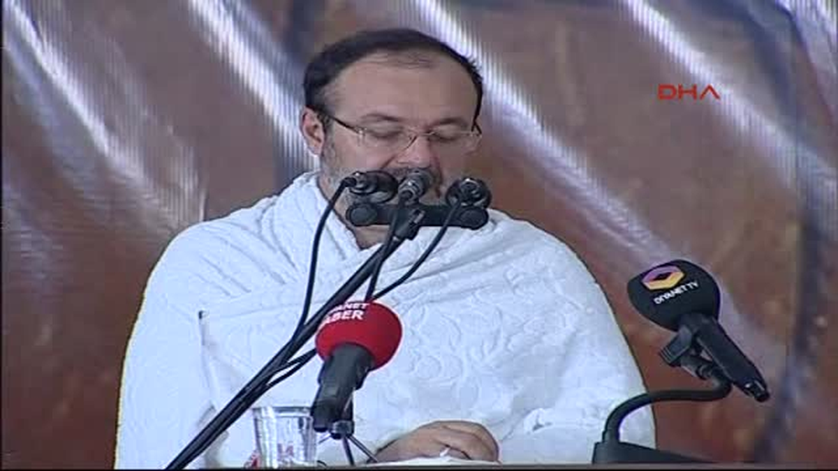 Diyanet İşleri Başkanı Mehmet Görmez Arafat?ta Hacı Adaylarına Hitap Etti