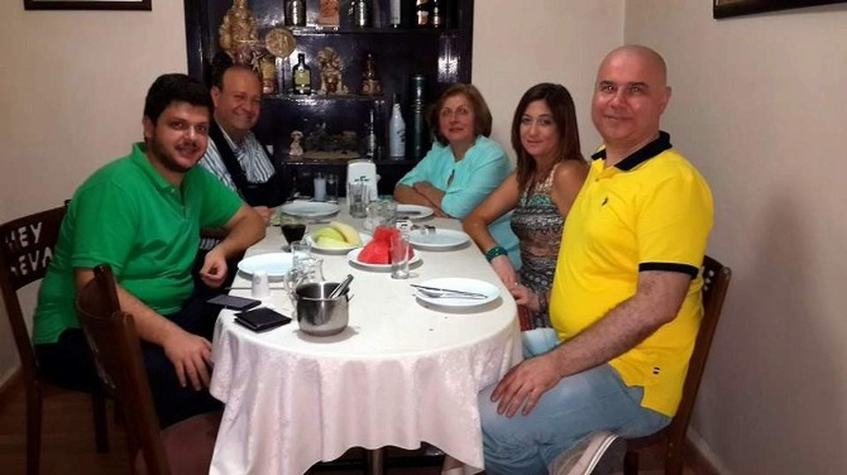 Efeler Meclis Üyesi Dokuzlu, Başkan Özakcan\'ı Evinde Ziyaret Etti