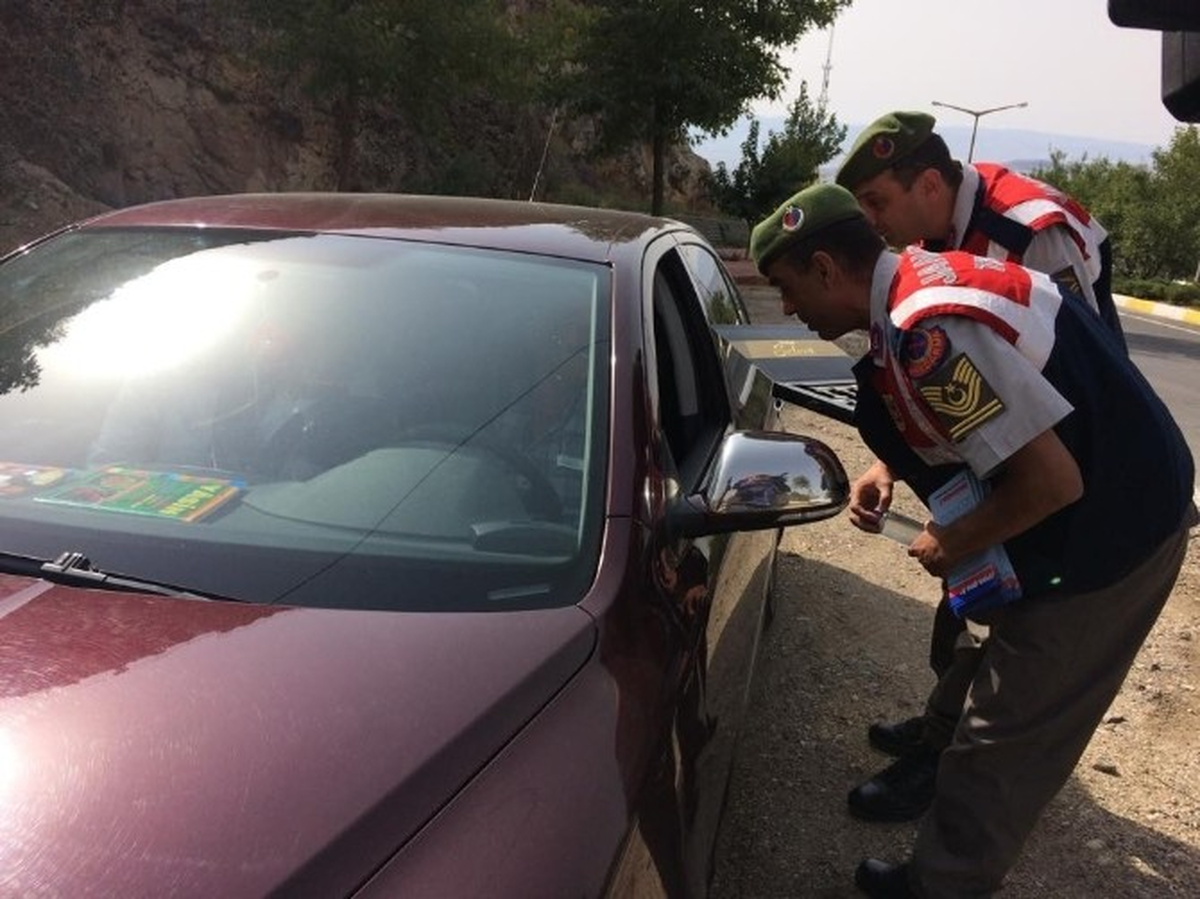 Elazığ\'da Jandarmadan Bayram Öncesi Trafik Denetimi