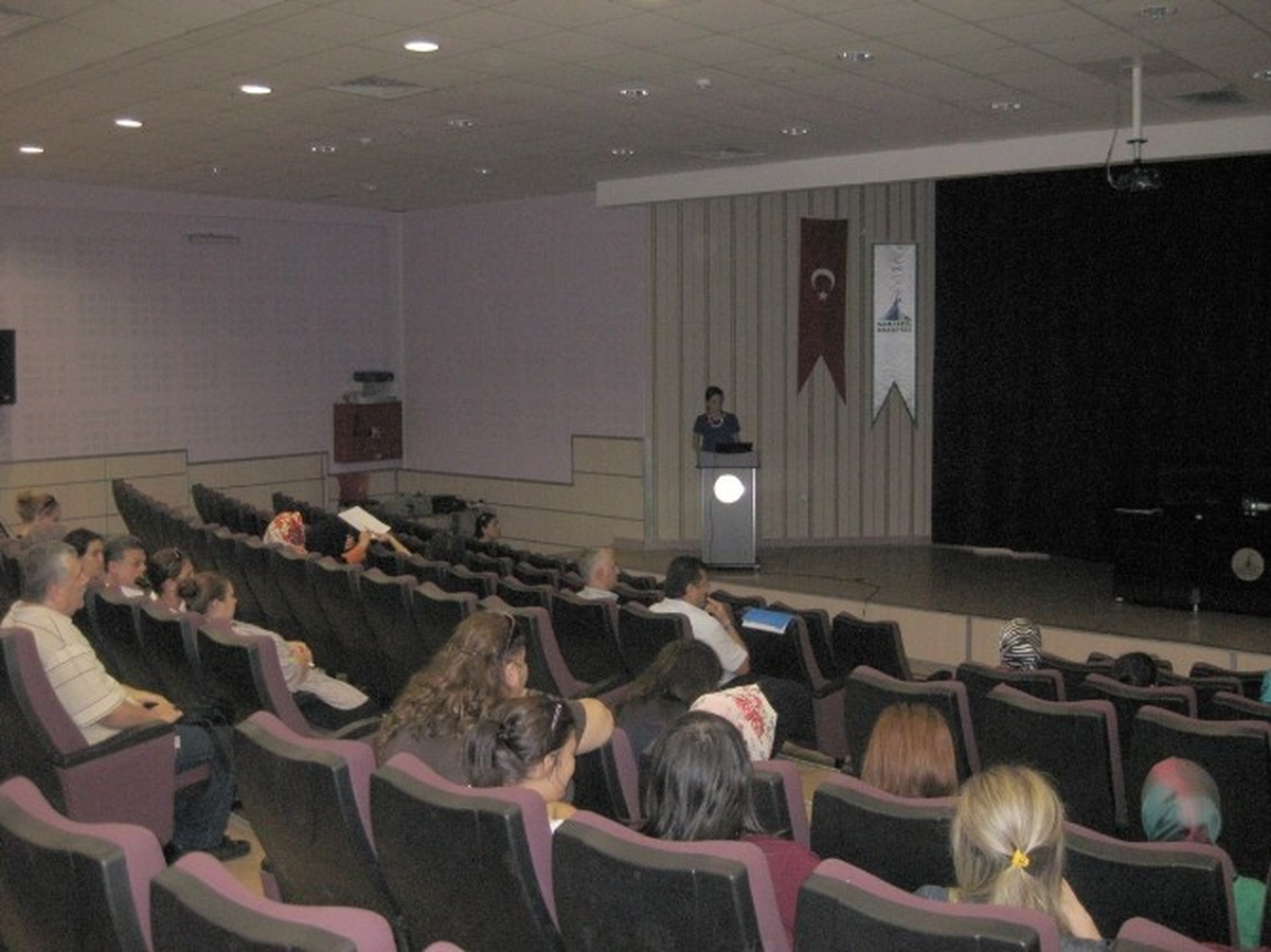 Kartepe\'de Tıbbi Atık Yönetimi Semineri