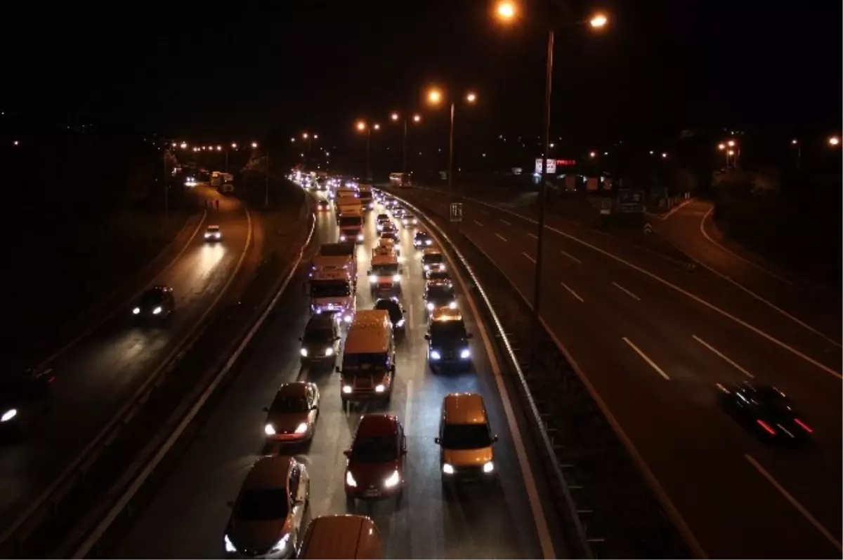 Kocaeli TEM Otoyolunda Trafik Yoğunluğu