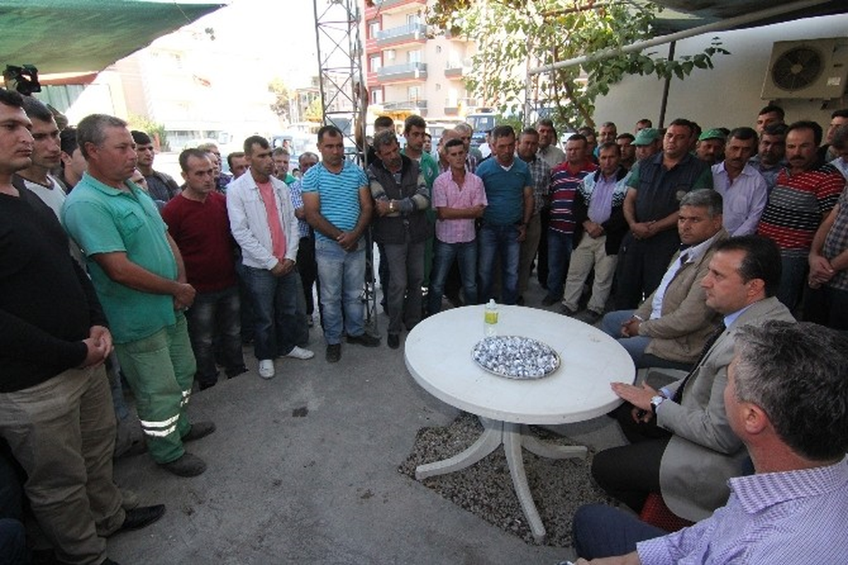 Menderes\'in Başkanı Soylu Personeliyle Bayramlaştı