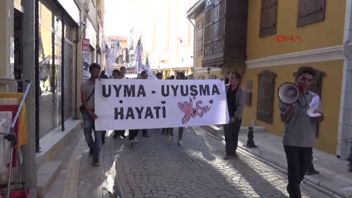 Milaslı Lisesilerden Uyuşturucuya Tepki Yürüyüşü