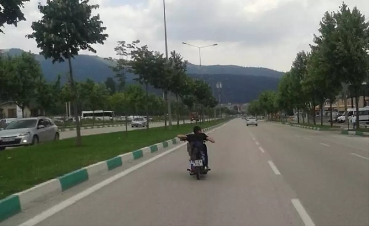 Motosiklette Hız 1 Kişinin Ölümüne Neden Oldu