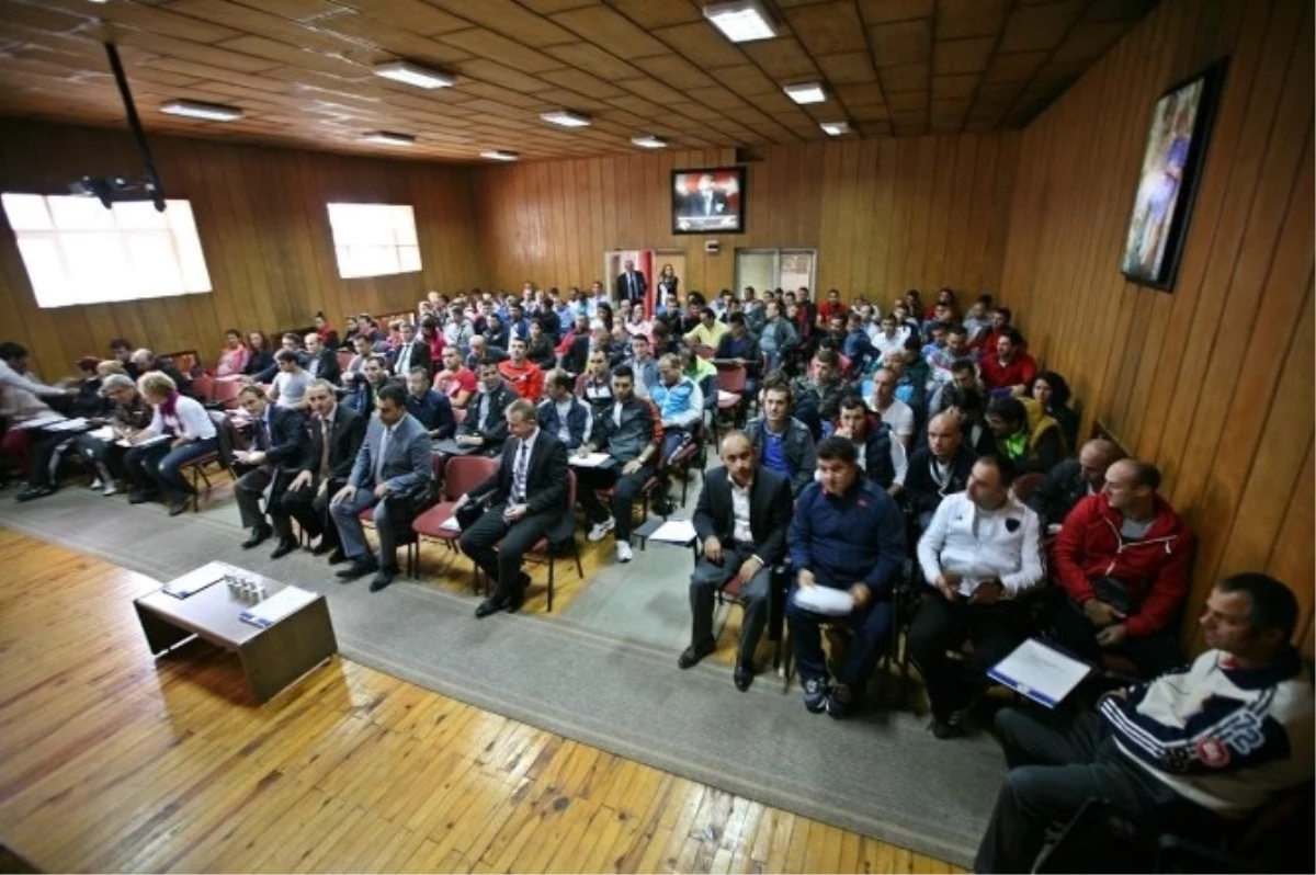 Rize\'de Okul Spor Faaliyetleri Bilgilendirme Toplantısı Yapıldı