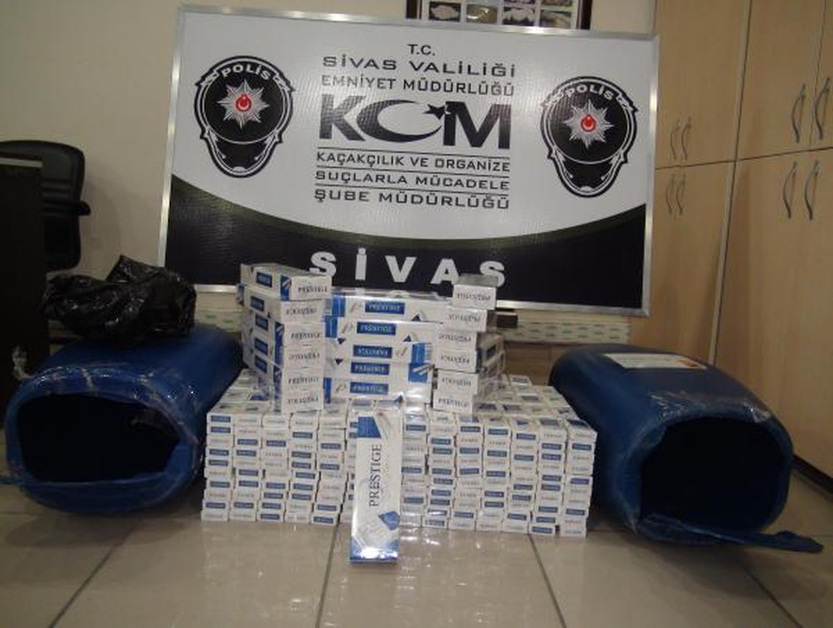 Sivas\'ta 270 Bin 600 Paket Kaçak Sigara Ele Geçirildi