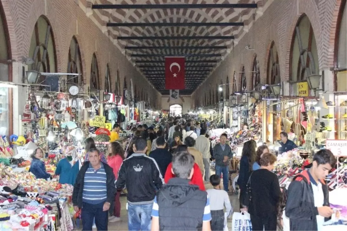 Tarihi Çarşılarda Bayram Yoğunluğu Yaşanıyor