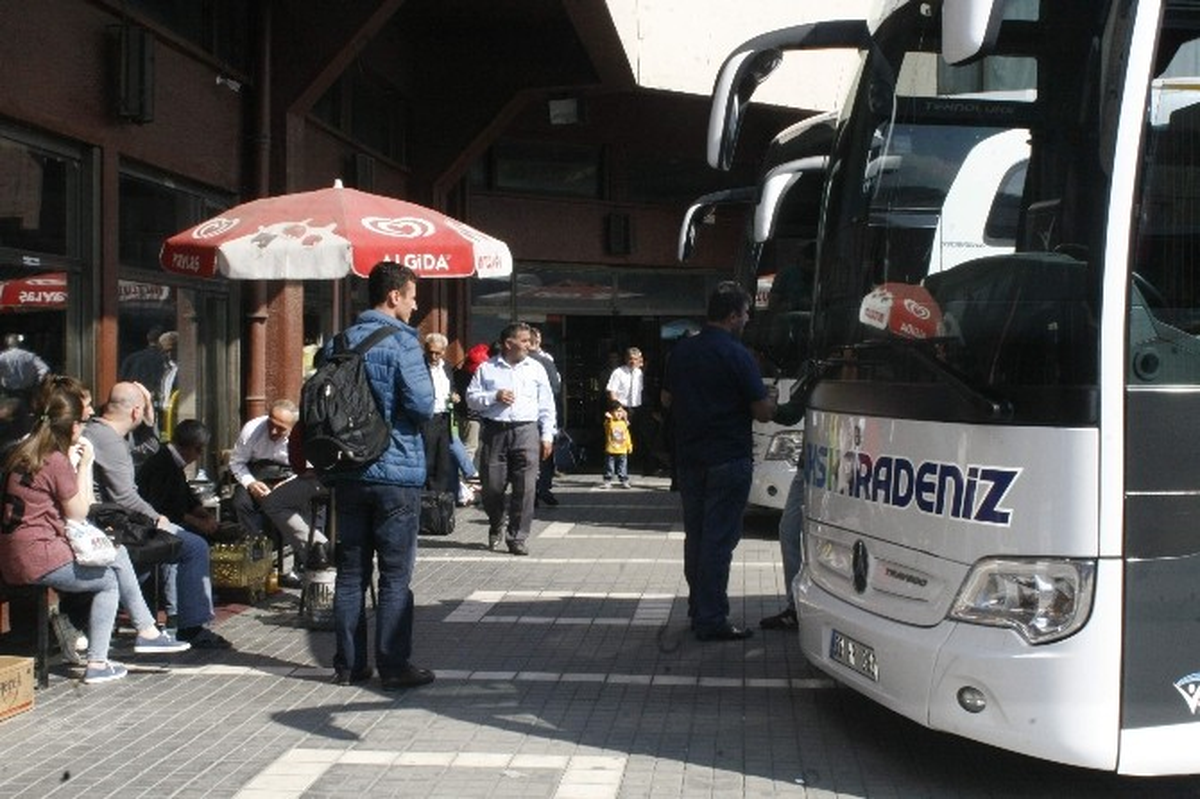 Trabzon Otogarında Bayram Yoğunluğu