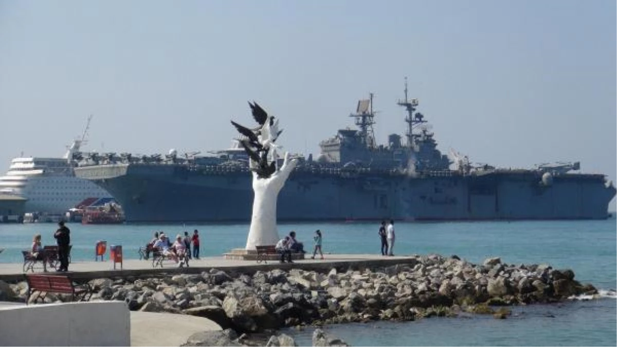 ABD Savaş Gemisi \'Uss Bataan\' Kuşadası\'nda
