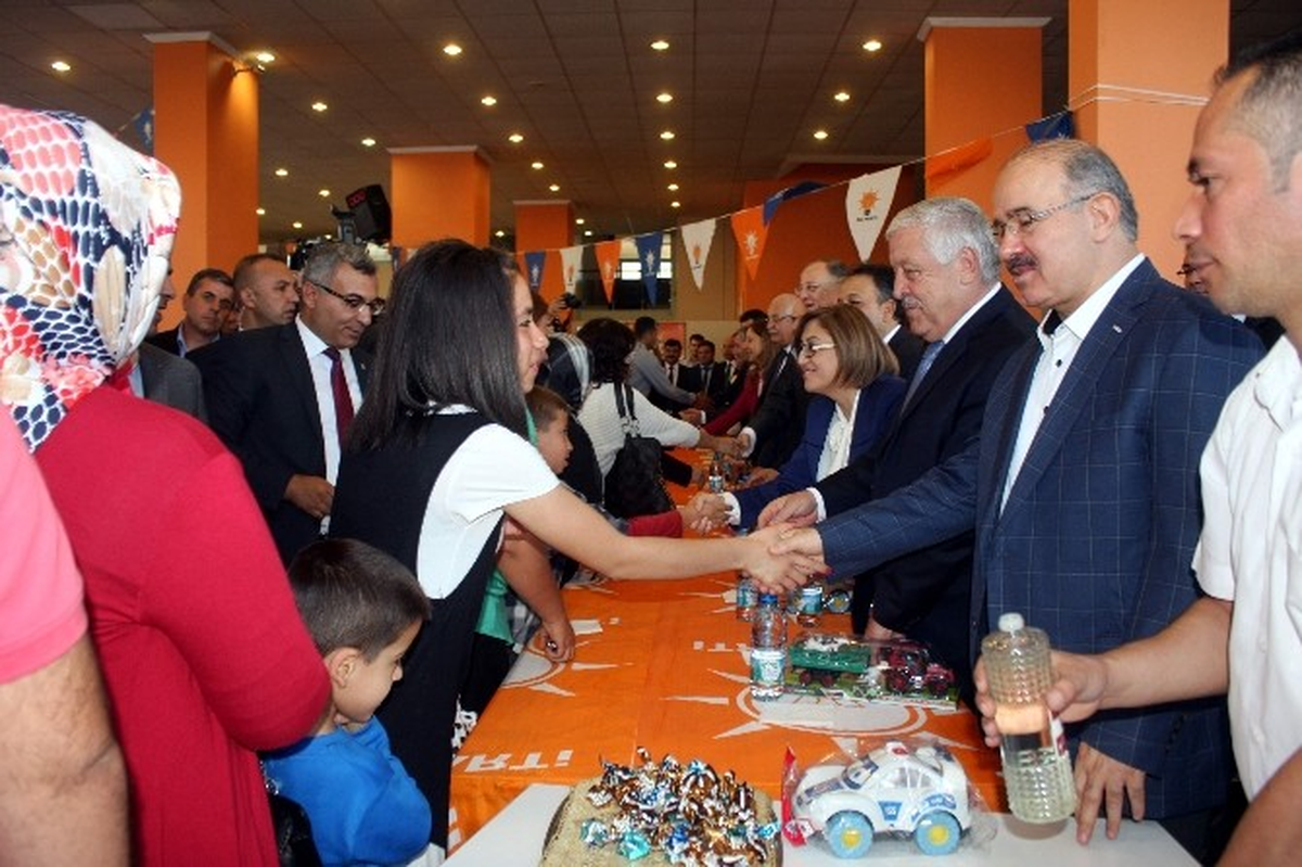 AK Parti Gaziantep İl Başkanlığı\'nda Bayramlaşma