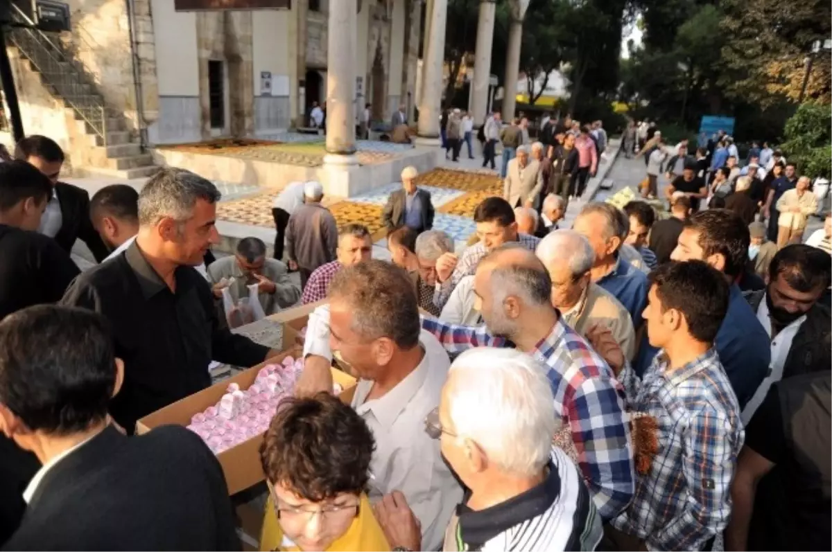 Aydın Büyükşehir Belediyesi\'nden Vatandaşa Bayram Lokumu