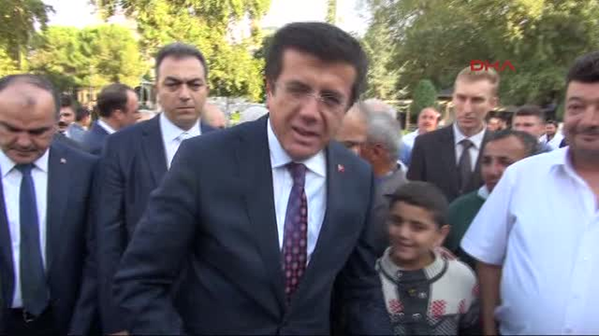 Bakan Zeybekci Fitch Ratings\'in Türkiye Notunu Değerlendirdi