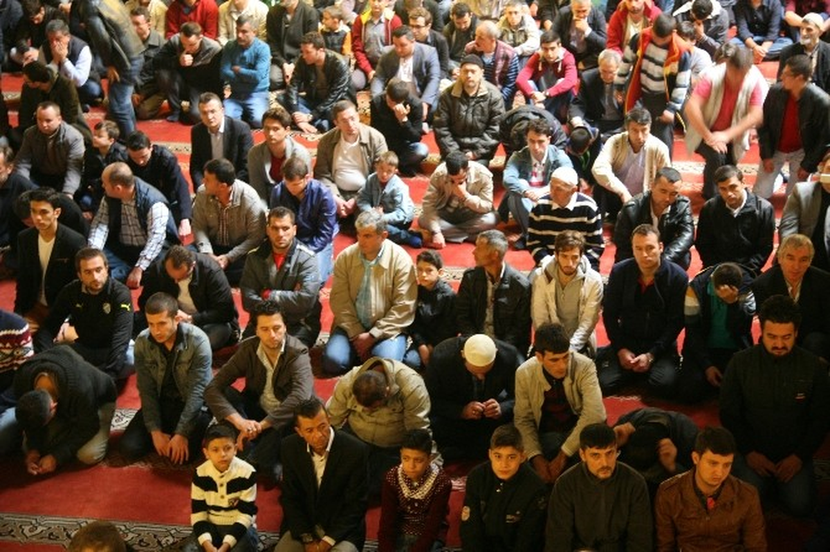 Bayram Namazında Camiler Doldu Taştı