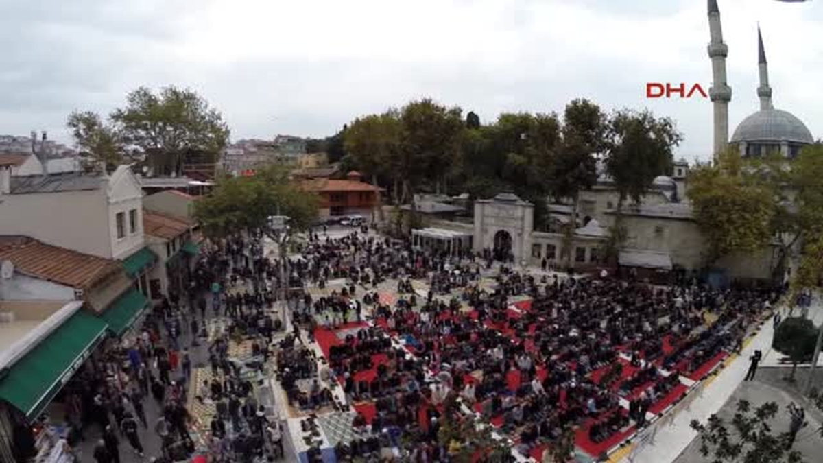 Bayram Namazında İstanbul\'un Camileri Doldu, Taştı