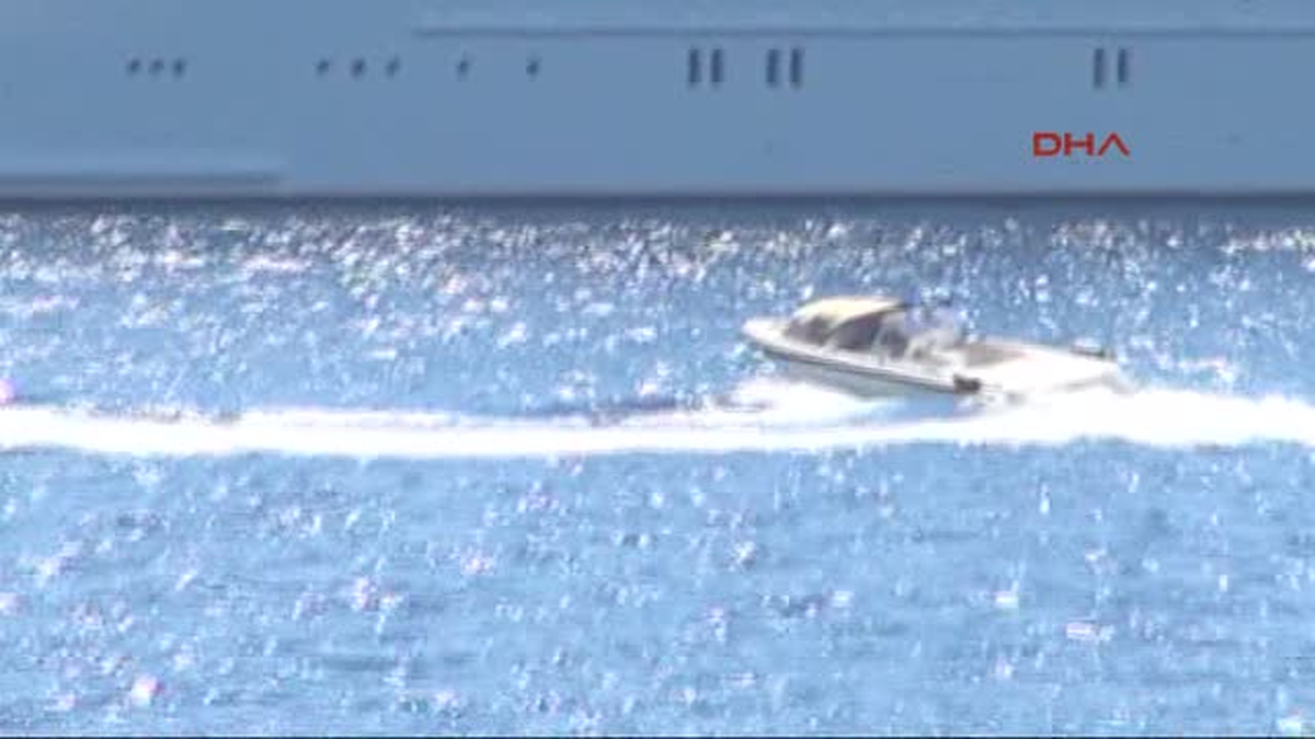 Bodrum\'da Ünlü Milyarderin Önce Sevgilisi Geldi