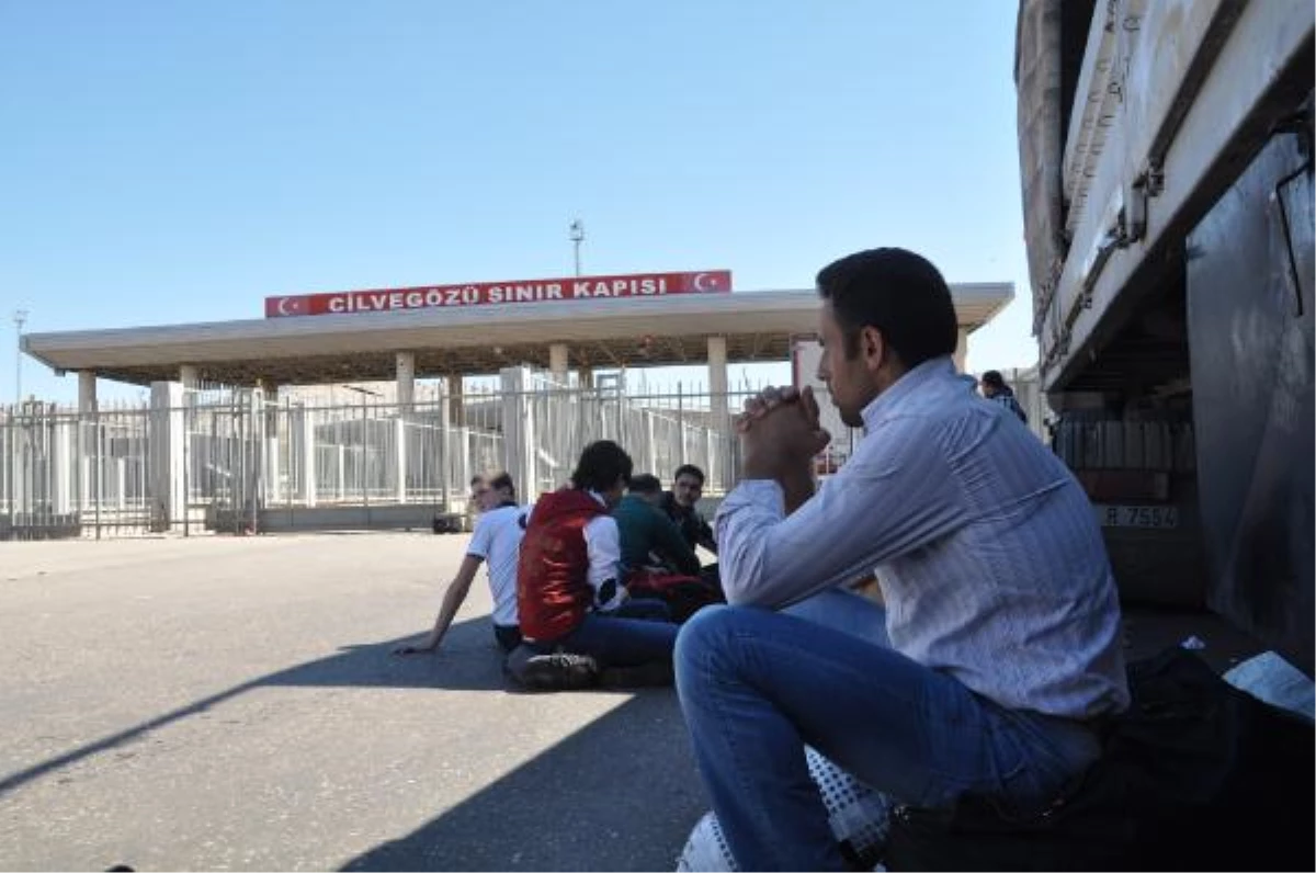 Cilvegözü Sınır Kapısı Bayramın İlk Günü Tüm Giriş-Çıkışlara Kapatıldı