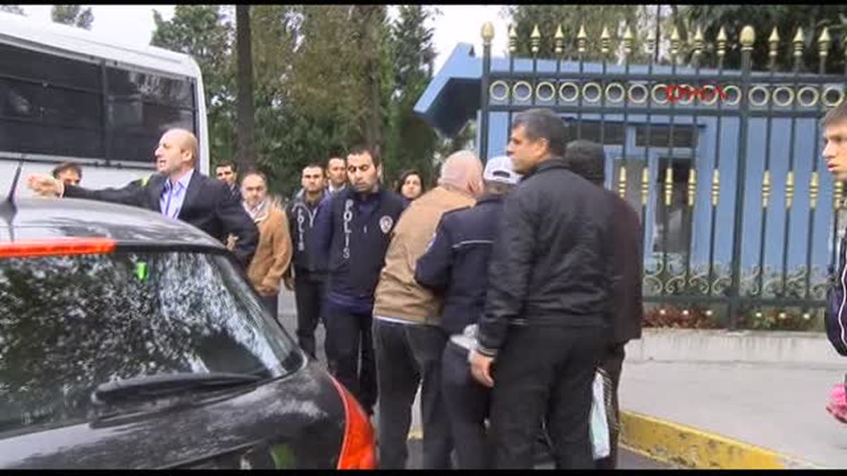 Davutoğlu, Babaannesi ile Dedesinin Mezarlarını Ziyaret Etti