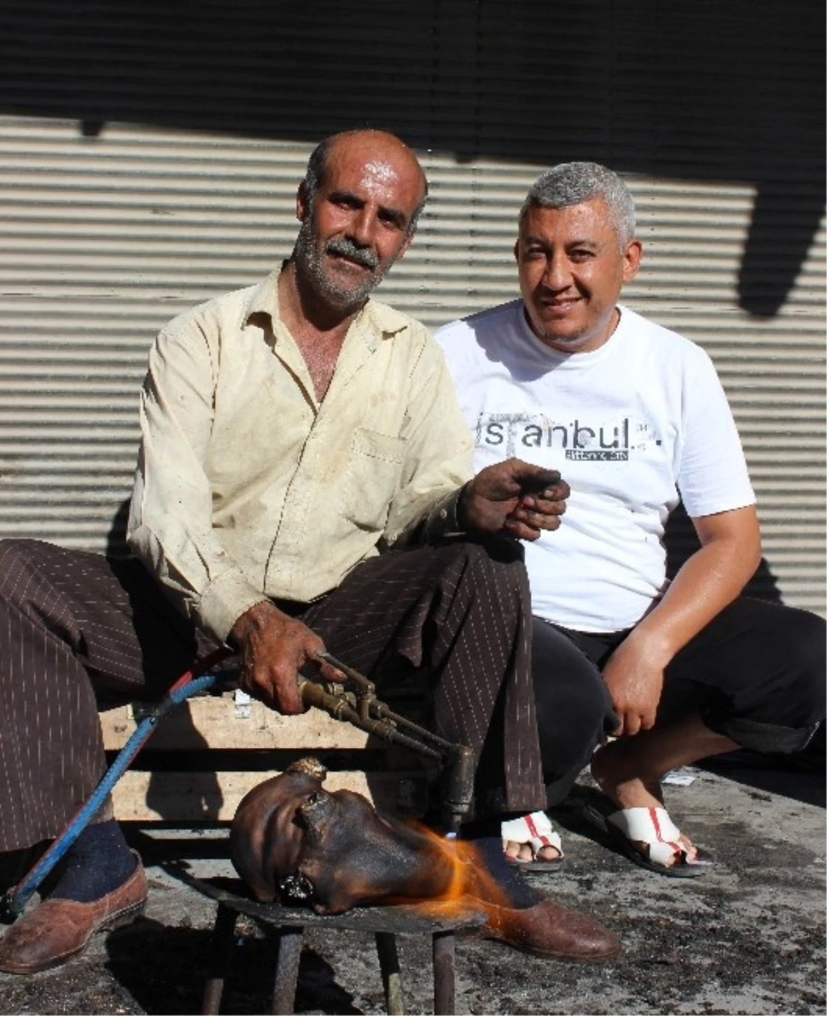 Demirciler Kelle Ütüleme İşi İçin Hayvan Başı 10 TL Alıyor