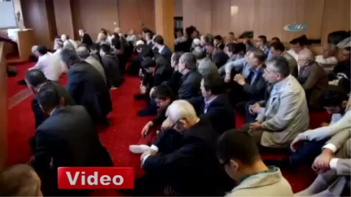 Dünyadan Bayram Namazı Görüntüleri