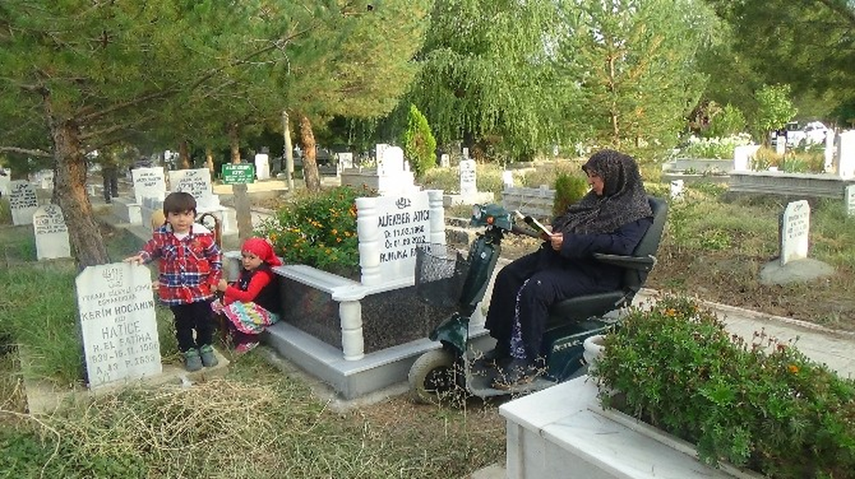 Erzincan Terzibaba Mezarlığında Akülü Araç Hizmeti