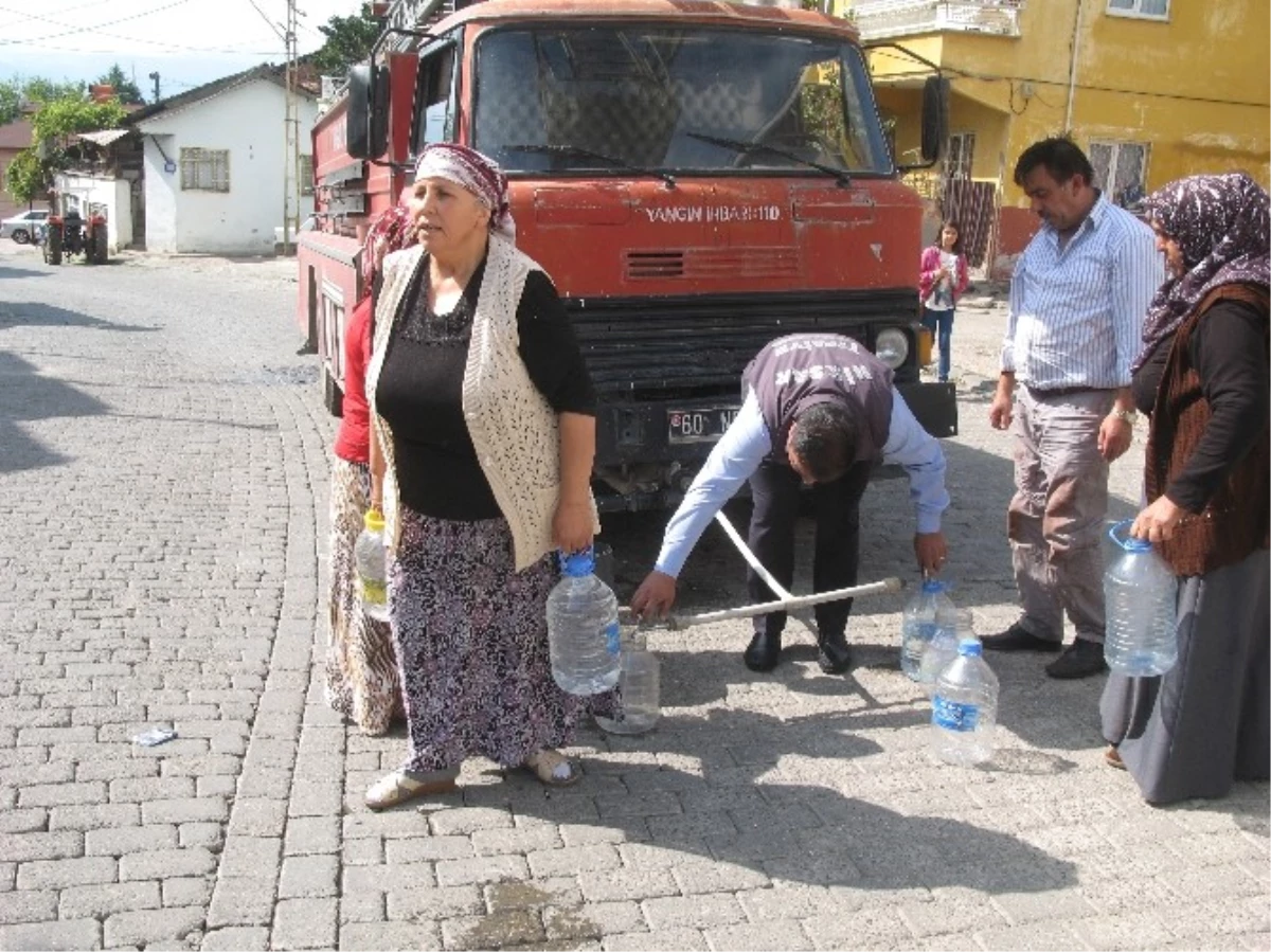 Niksar\'da Kurban Bayramında Vatandaşın Su İsyanı