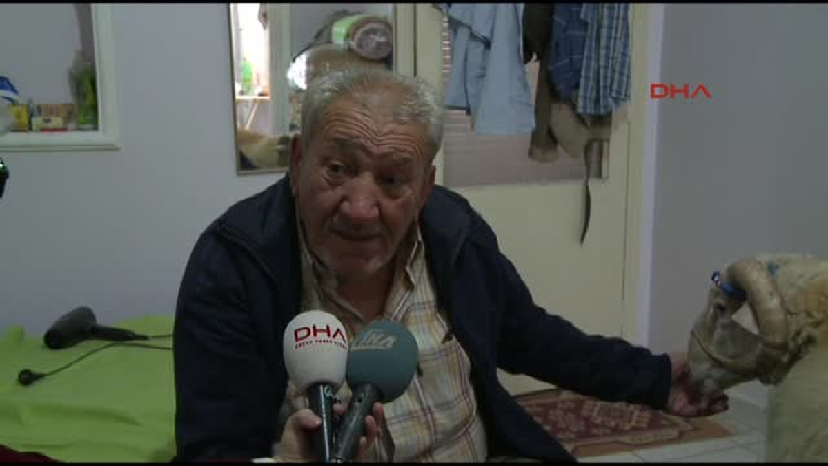 Kurbanda Kesemedi, Bayramlaşmaya Götürdü