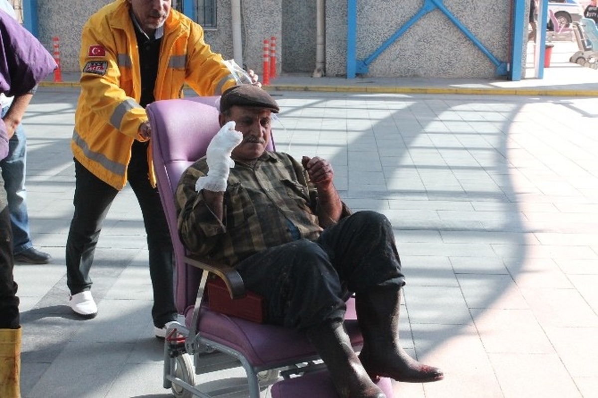 Konya\'da Kurbanlık Yerine Kendilerini Kestiler